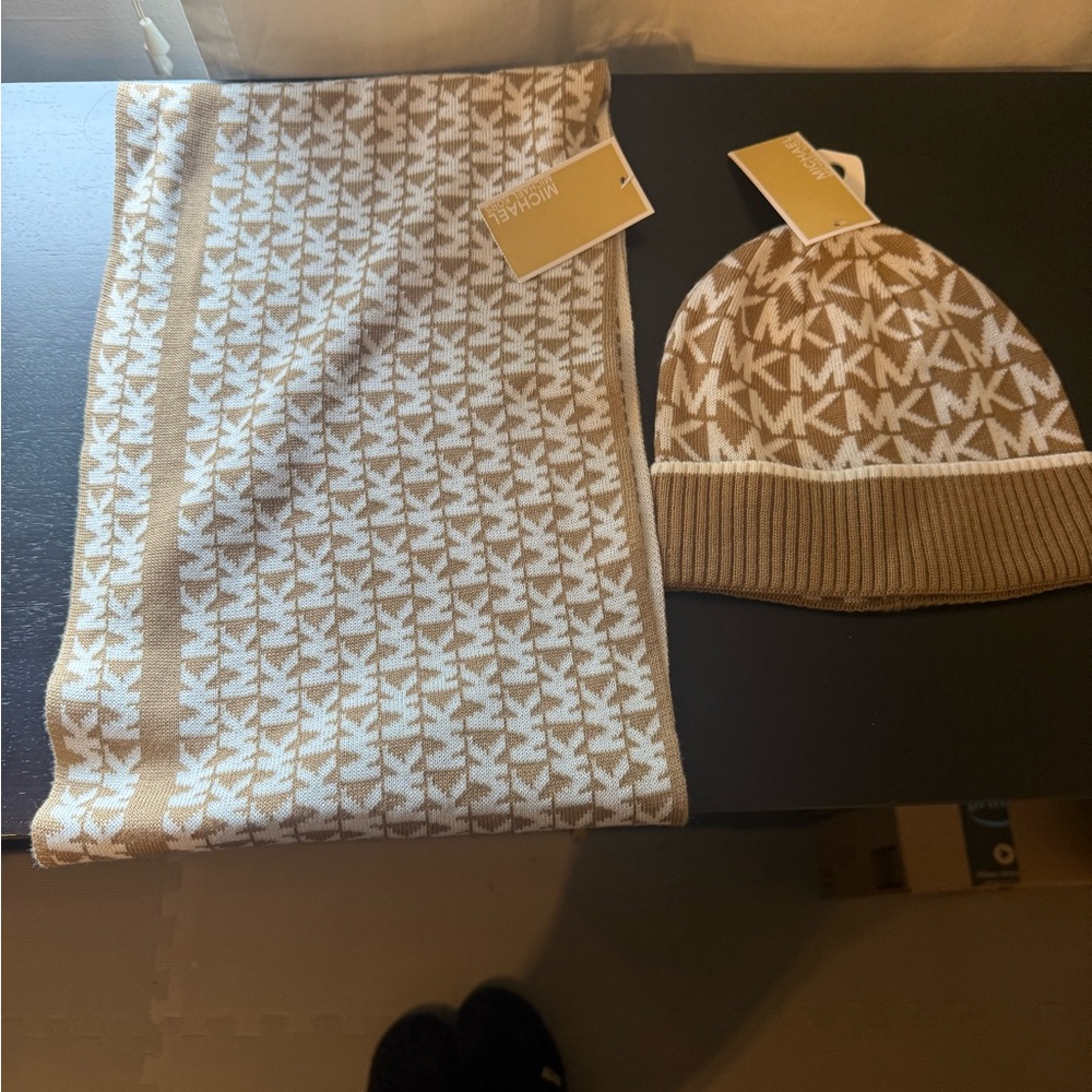 Michael Kors Beige and White Knit Set